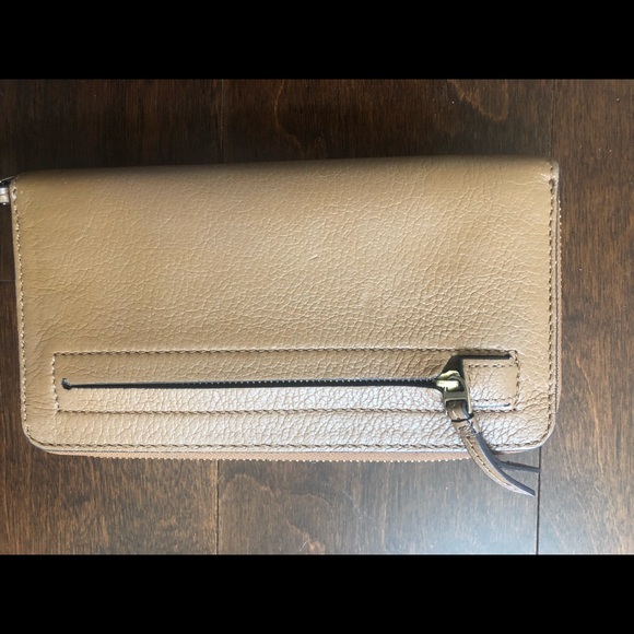 Tory Burch wallet - Picture 2 of 4